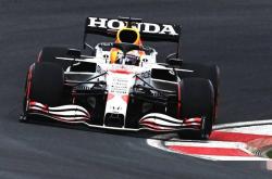 爱游戏大厅-阿斯顿马丁逆转梅赛德斯，塞恩斯统治全场的简单介绍