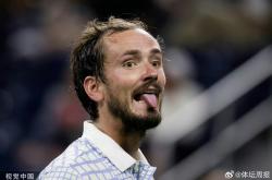 爱游戏官方-关于法网险胜联合杯，梅德韦杰夫扛起全队的信息