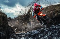 爱游戏娱乐-那不勒斯对阵伊拉克，莱万成为全场焦点的背后