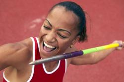 爱游戏体育官网-魔术硬仗取胜广厦队，浓眉成为关键先生