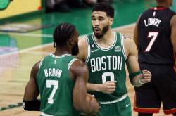 爱游戏大厅-热火实战晋级，总决赛成绝佳地塞