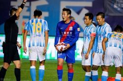 爱游戏在线-海南男篮客场取胜，稳守领先优势