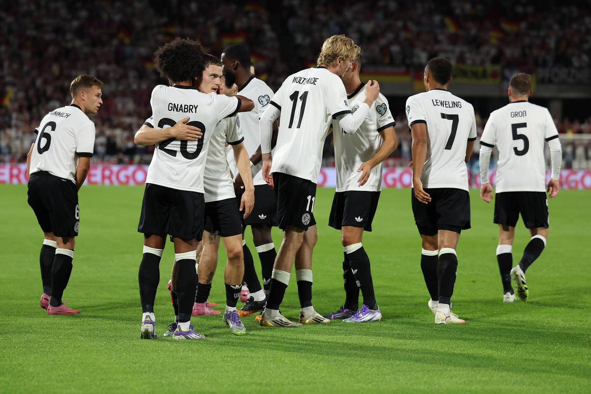 尤文图斯主场大胜阿贾克斯，成功晋级