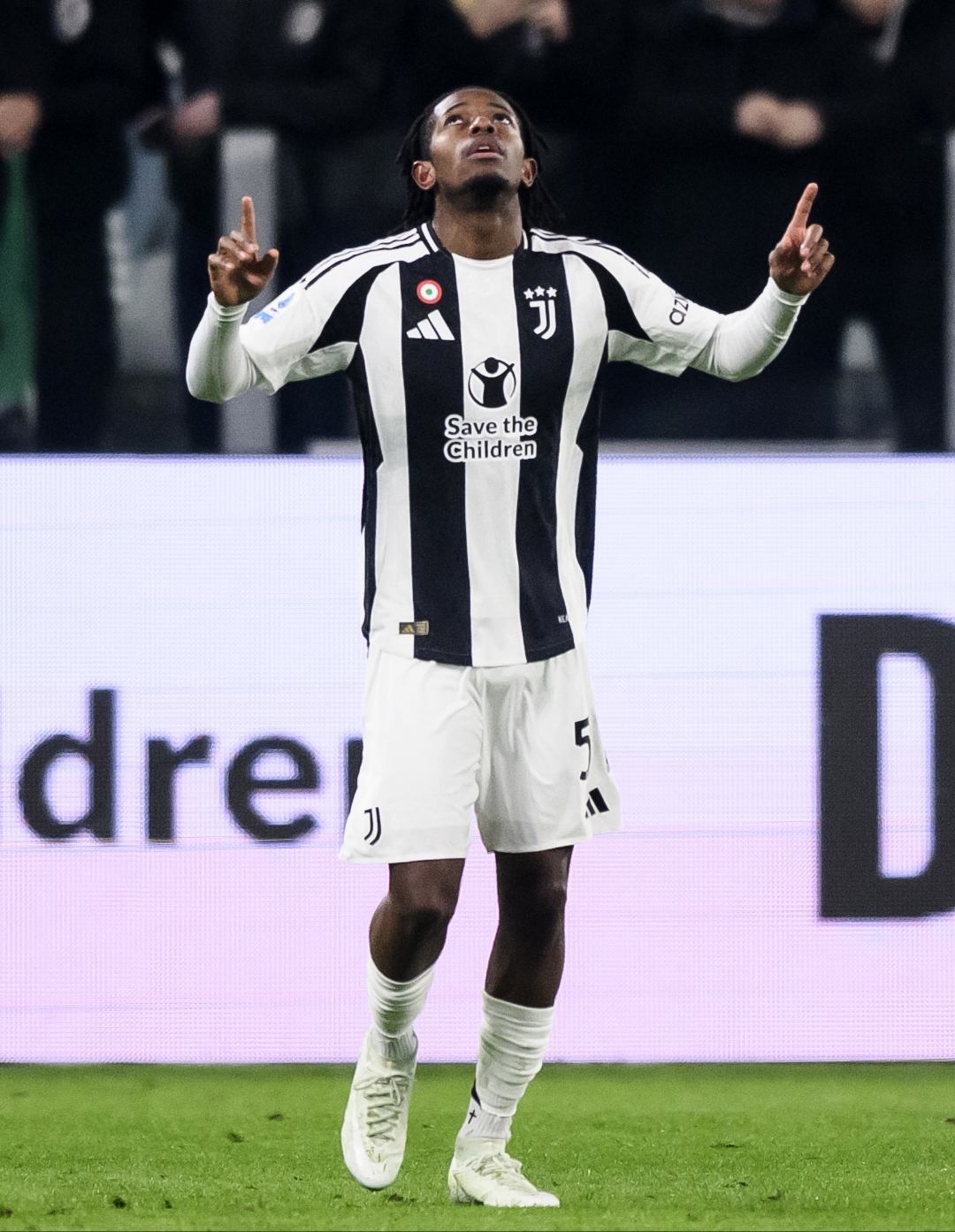 包含尤文图斯新援迎来首秀，为球队攻入全场唯一进球的词条