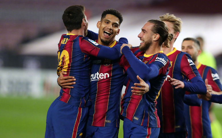 巴塞罗那苦战不懈,晋级未定之局 巴塞罗那苦战不懈,晋级未定之局