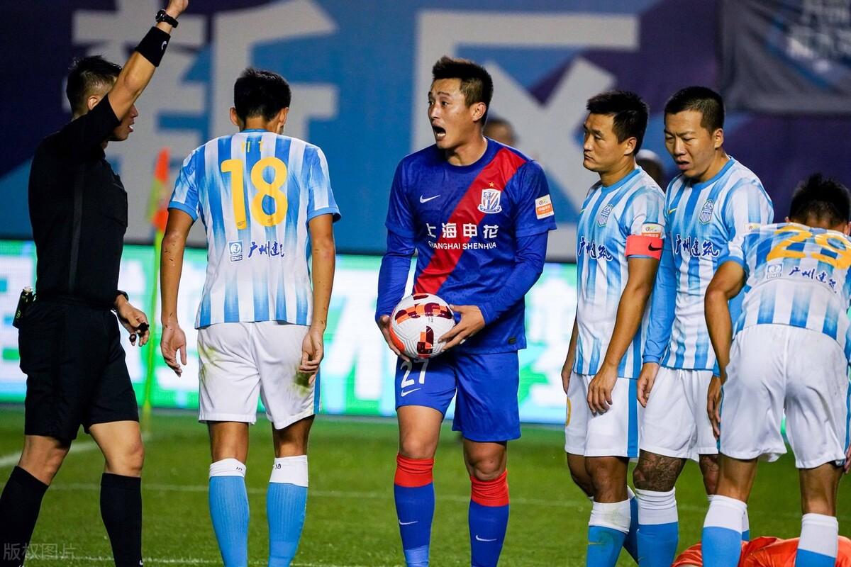 海南男篮客场取胜,稳守领先优势 海南男篮客场取胜,稳守领先优势