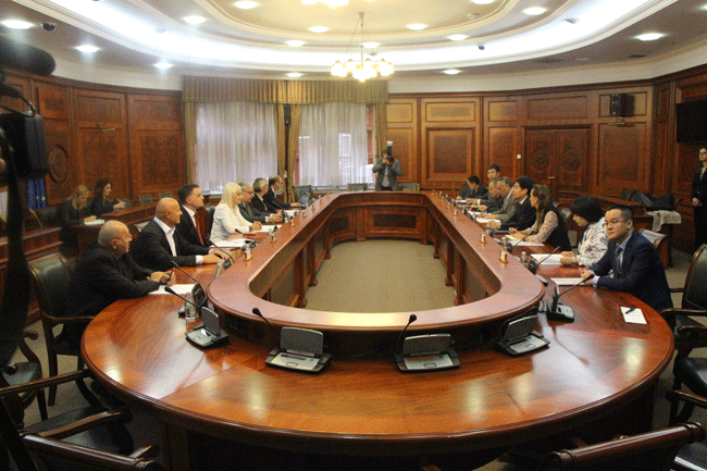 关于捷克代表团团结奋进，闯出成功的信息