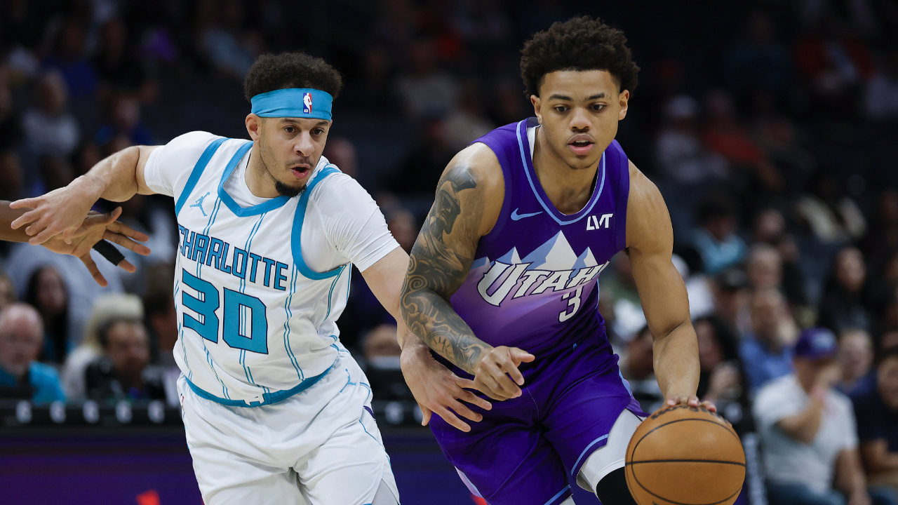 黄蜂轻取爵士,利拉德统治全场的简单介绍 黄蜂轻取爵士,利拉德统治全场的简单介绍