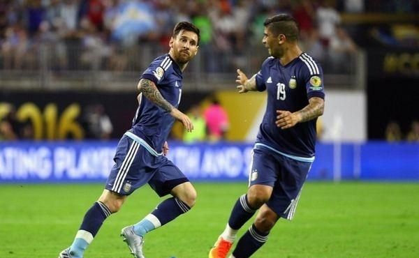 荷兰鏖战瑞士，阿奎罗高光表现的简单介绍