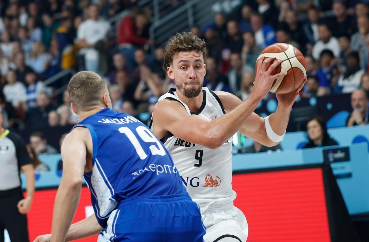 关于意大利男篮绝杀法国男篮，西蒙斯关键制胜的信息