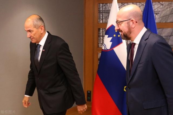 关于斯洛文尼亚逼平拉脱维亚，小组出线机会均等的信息