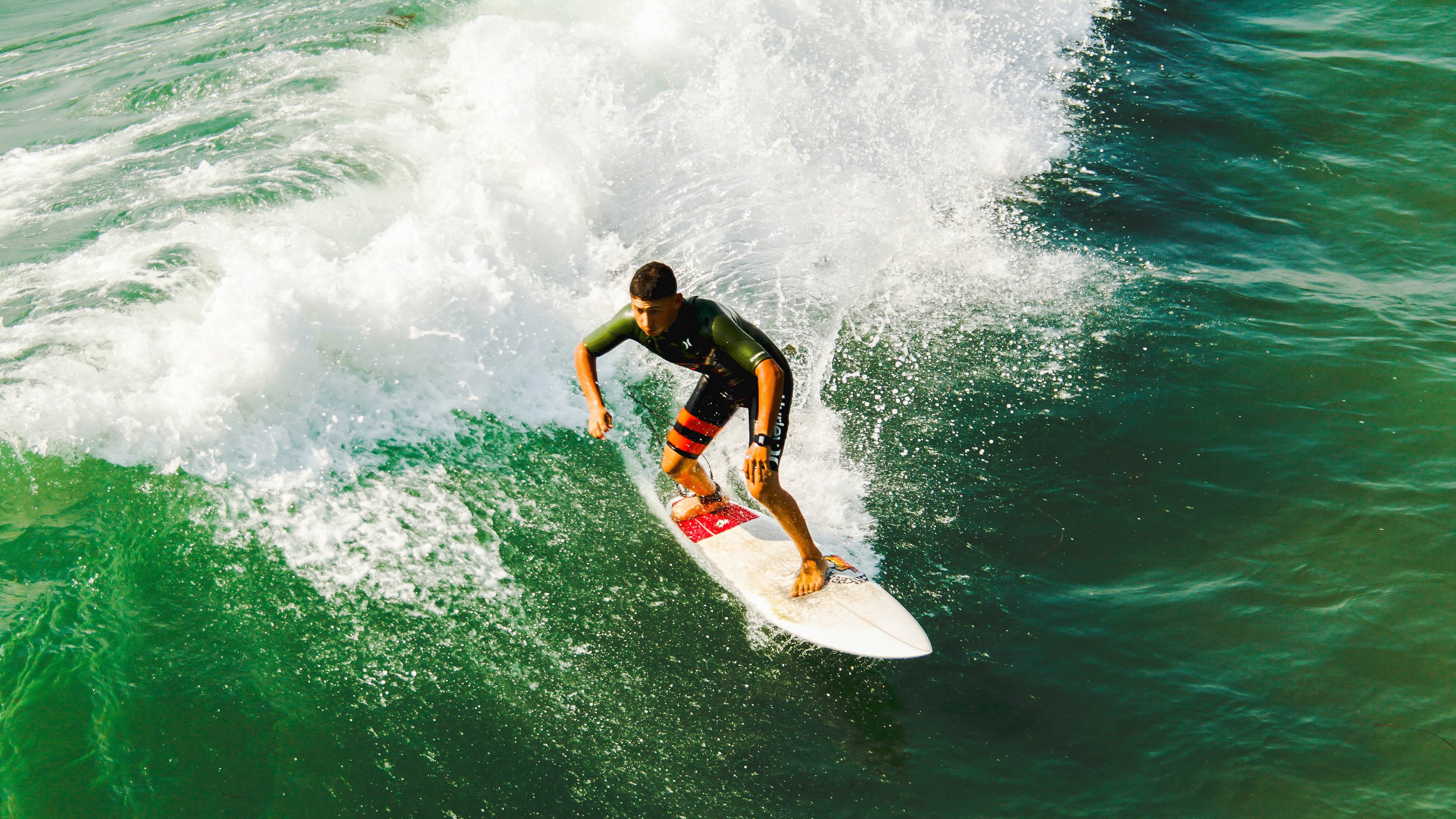 阿尔瓦雷斯展现巨星价值，中国逆转玻利维亚