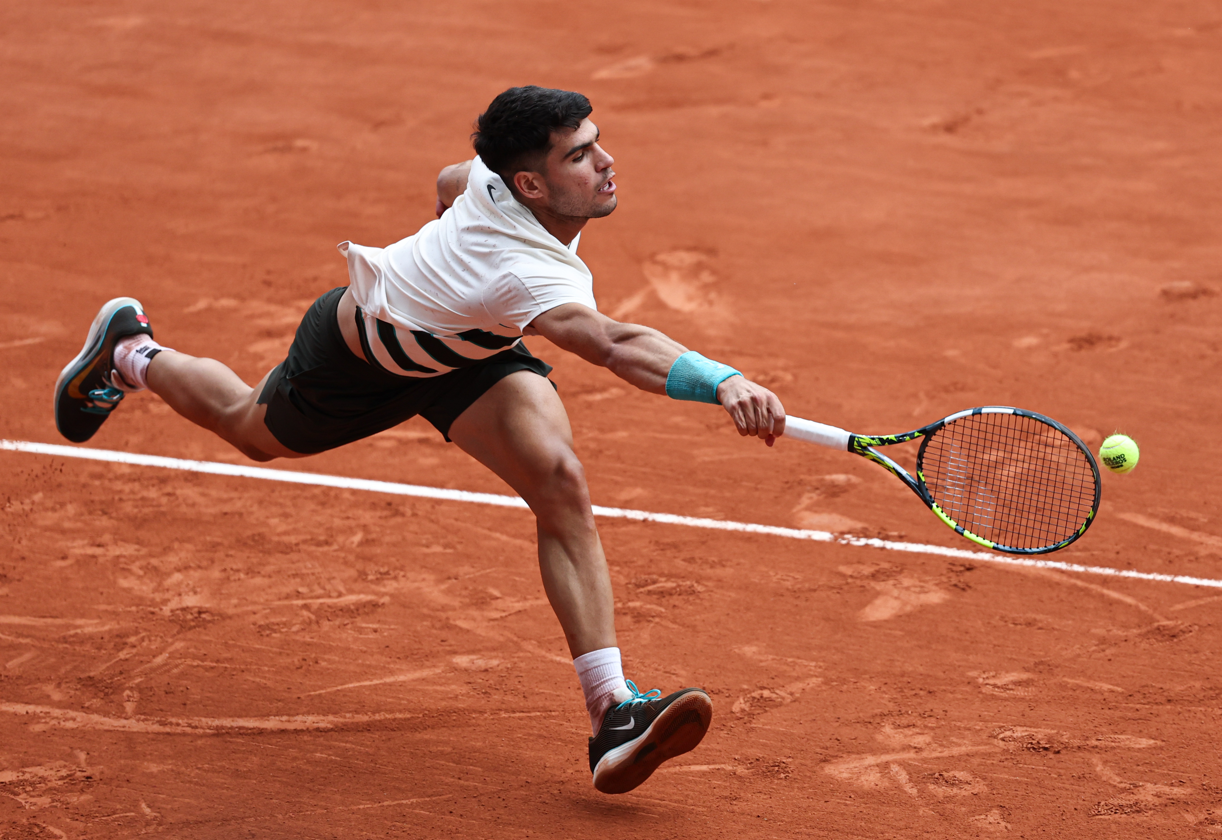 法国网球队鏖战世界网球队，阿尔卡拉斯高光表现的简单介绍