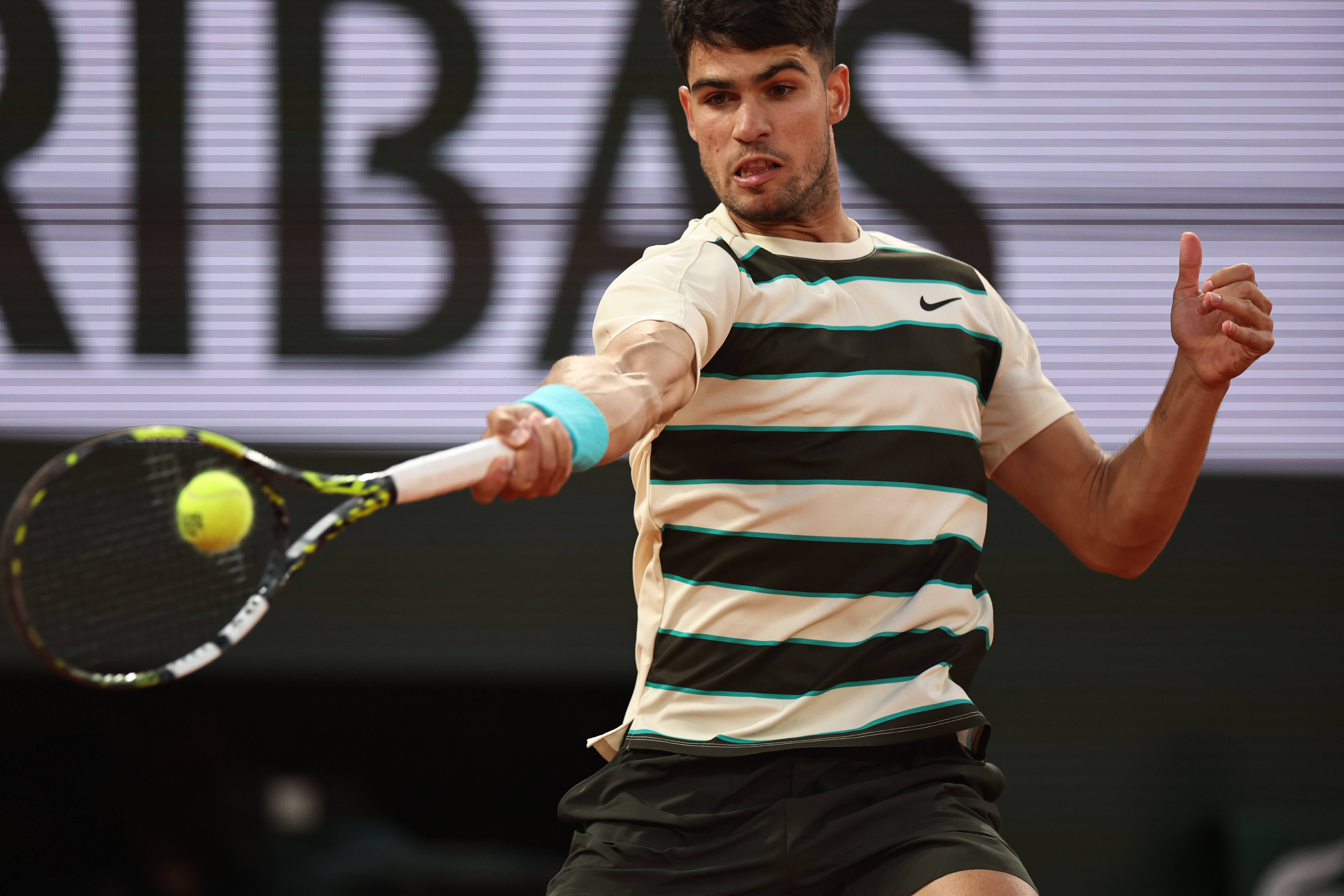 法国网球队鏖战世界网球队，阿尔卡拉斯高光表现的简单介绍