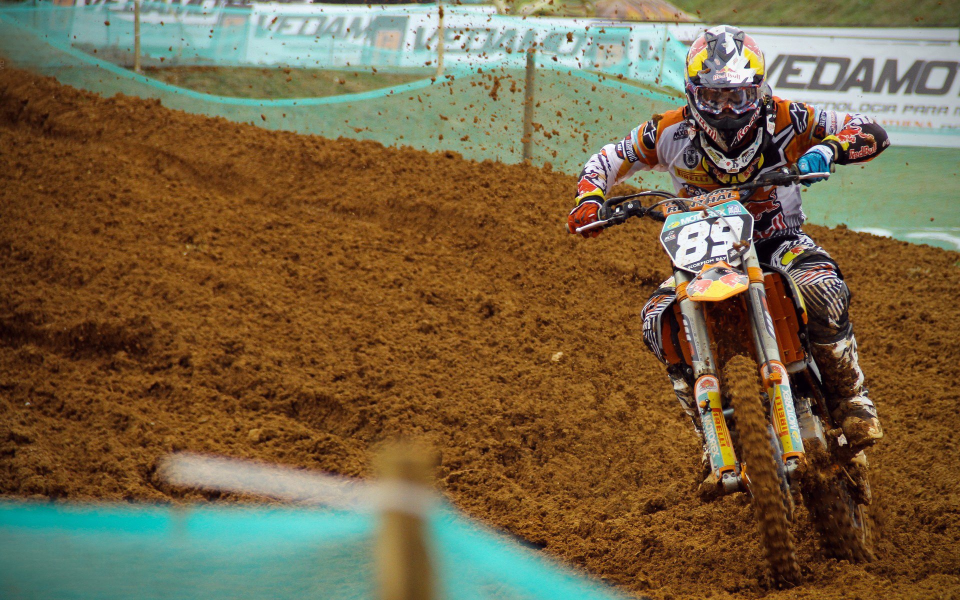 年度焦点之战之夜，孔德完成自我救赎