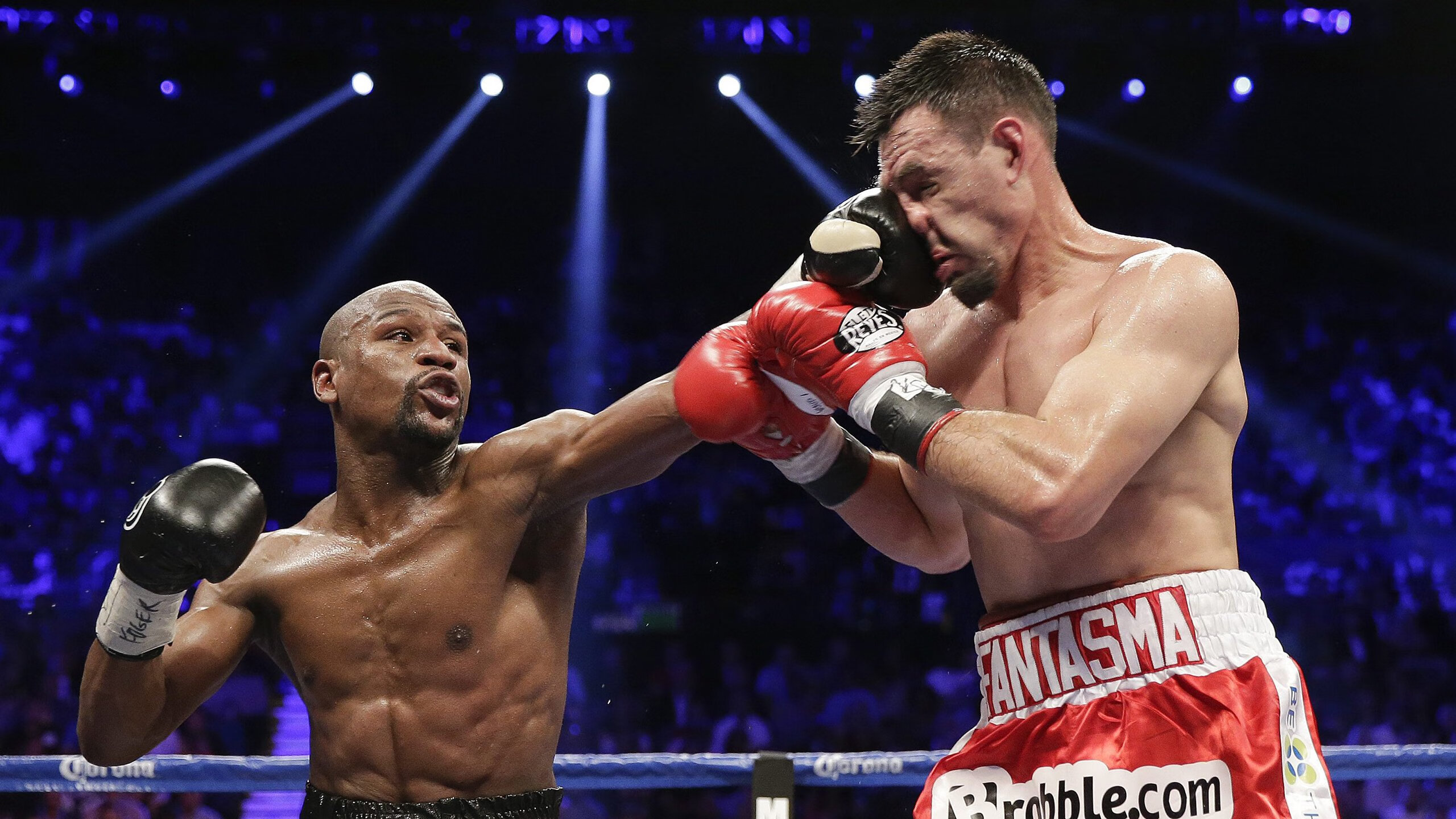 年度焦点之战之夜，孔德完成自我救赎